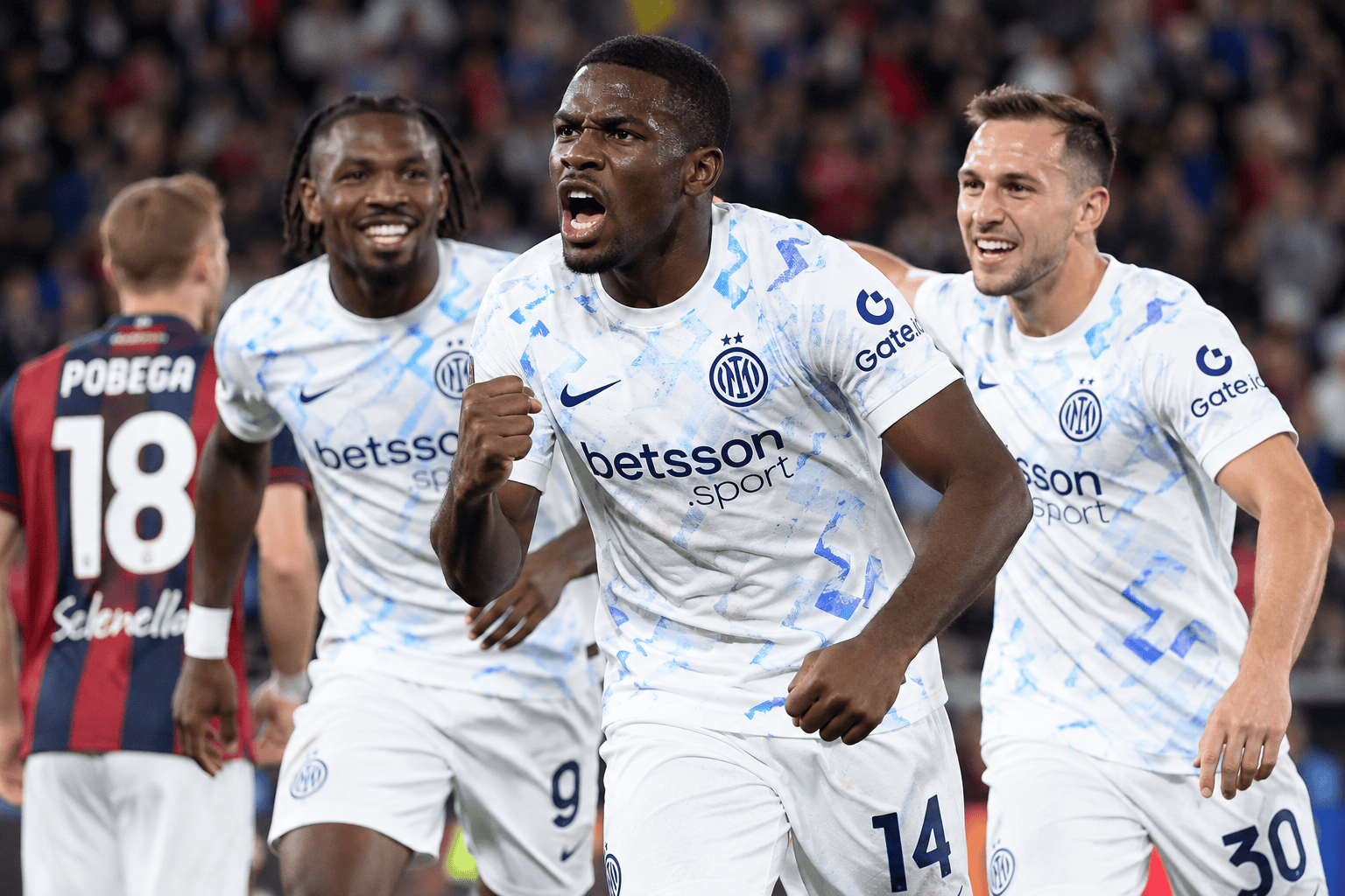 Esultanza dei giocatori dell'Inter durante la vittoria contro il Bologna