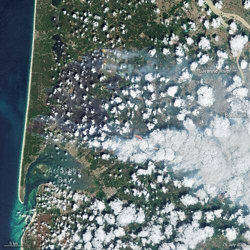 Aree bruciate dagli incendi vicino a Bordeaux osservate dal satellite Sentinel-2