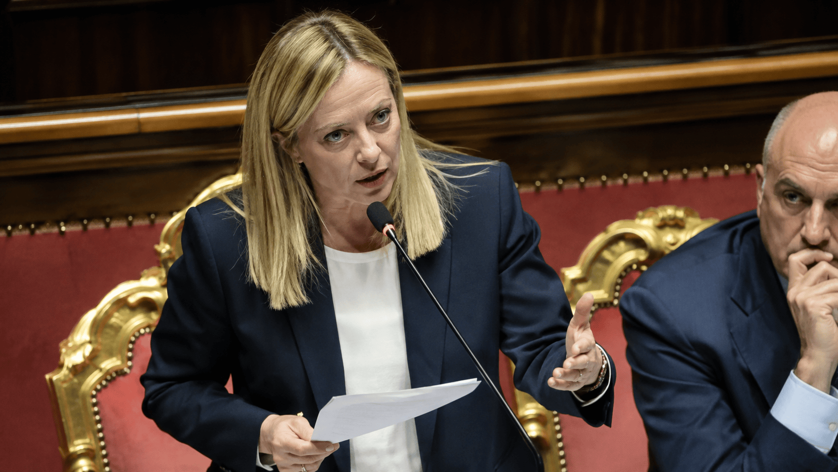 Intervento durante una seduta parlamentare nell'aula del Senato